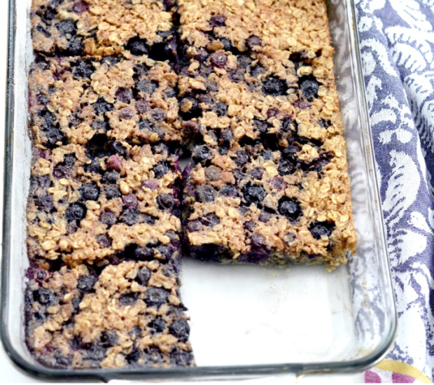 JoyFoodSunshine-BlueberryBakedOatmeal